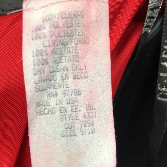 Red Satin De-Laru by Sheila Yen sz 9/10  Halter Formal - Picture 5 of 10